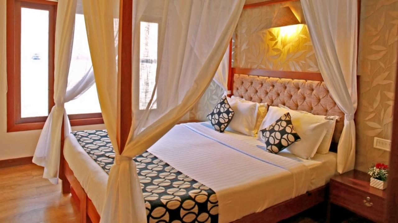 Cosy Premium Houseboats Hotell Alappuzha Eksteriør bilde