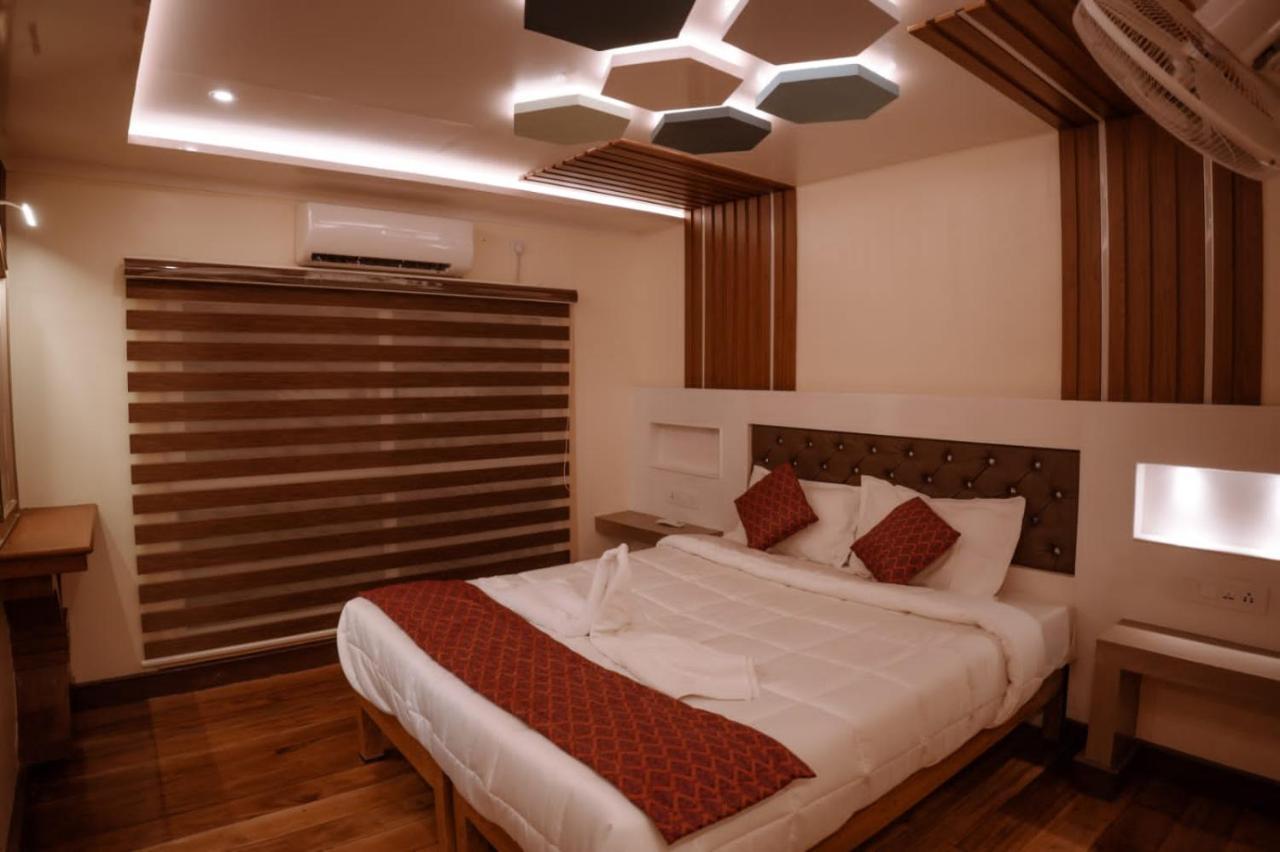 Cosy Premium Houseboats Hotell Alappuzha Eksteriør bilde