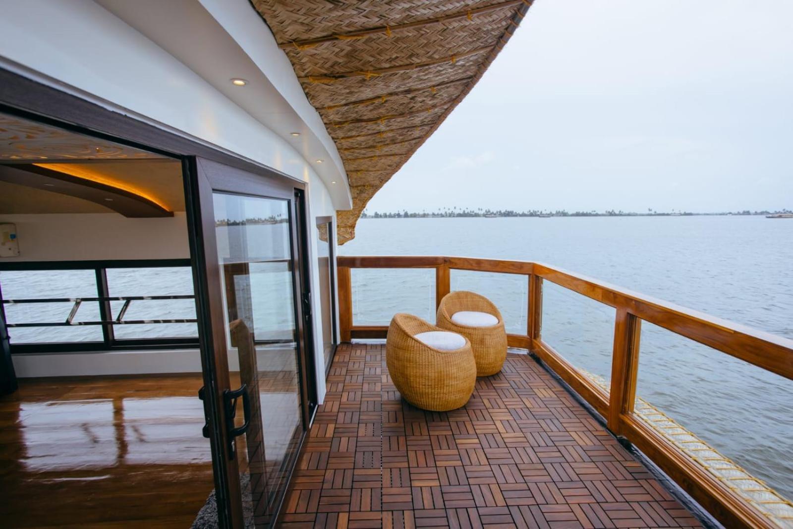 Cosy Premium Houseboats Hotell Alappuzha Eksteriør bilde