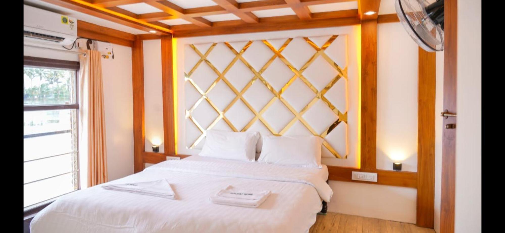 Cosy Premium Houseboats Hotell Alappuzha Eksteriør bilde
