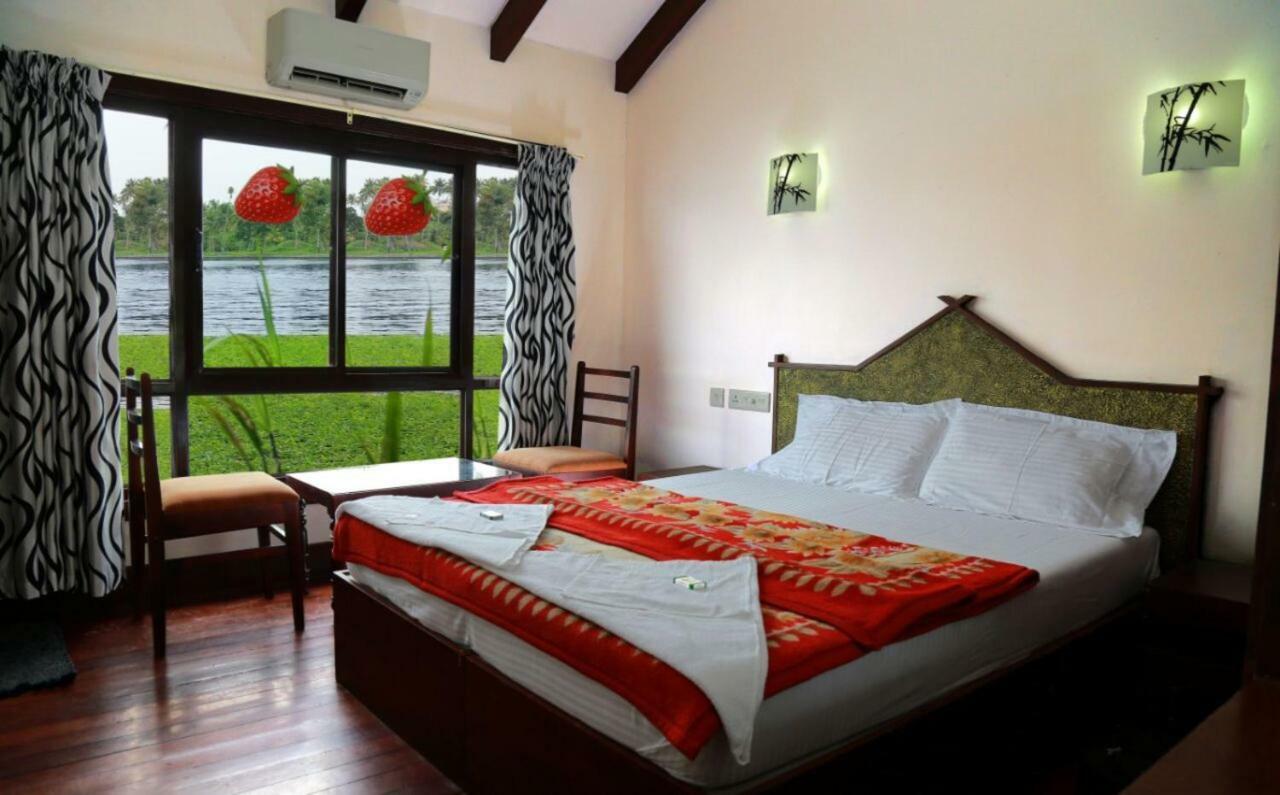 Cosy Premium Houseboats Hotell Alappuzha Eksteriør bilde