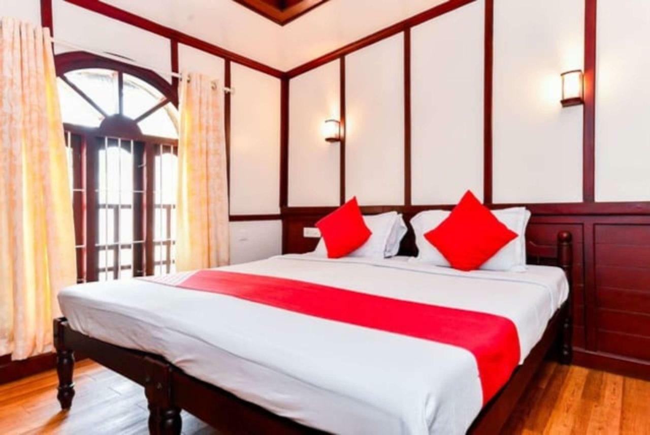 Cosy Premium Houseboats Hotell Alappuzha Eksteriør bilde