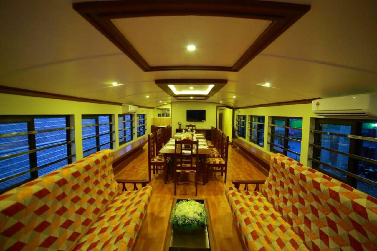Cosy Premium Houseboats Hotell Alappuzha Eksteriør bilde