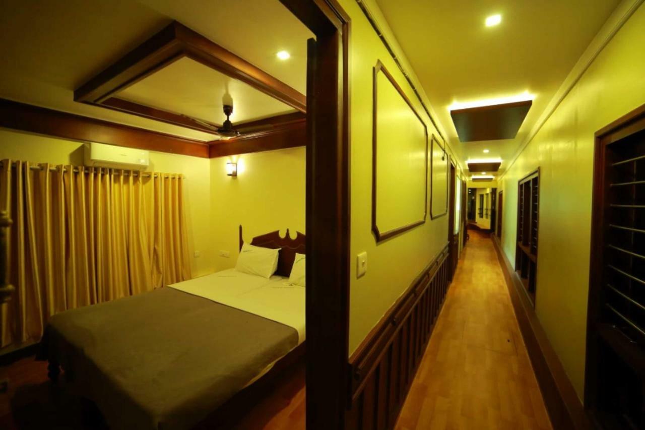 Cosy Premium Houseboats Hotell Alappuzha Eksteriør bilde
