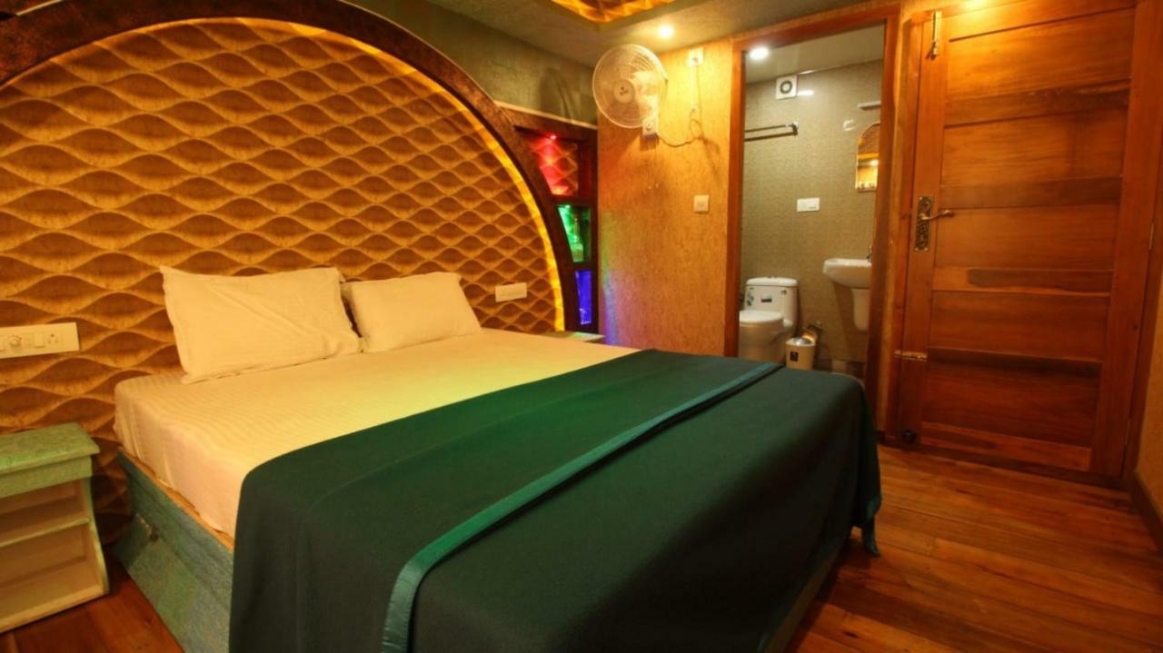 Cosy Premium Houseboats Hotell Alappuzha Eksteriør bilde