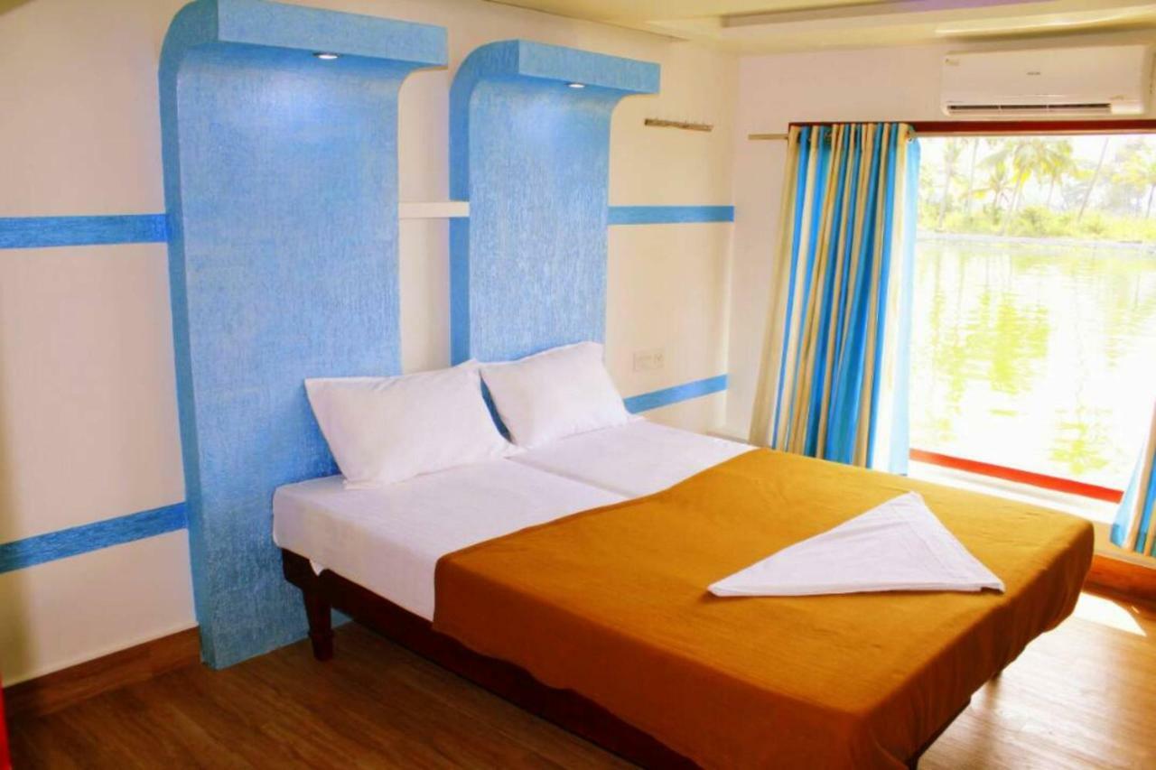 Cosy Premium Houseboats Hotell Alappuzha Eksteriør bilde