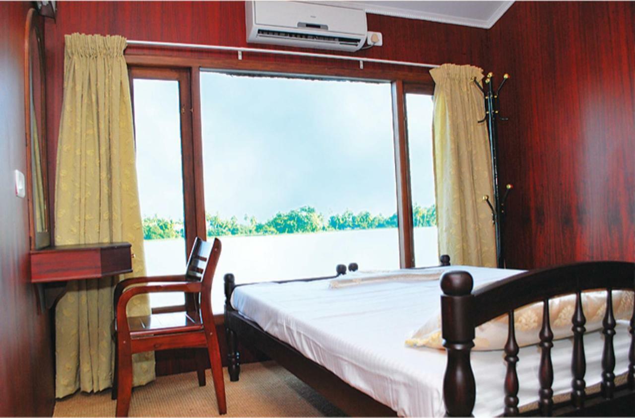 Cosy Premium Houseboats Hotell Alappuzha Eksteriør bilde
