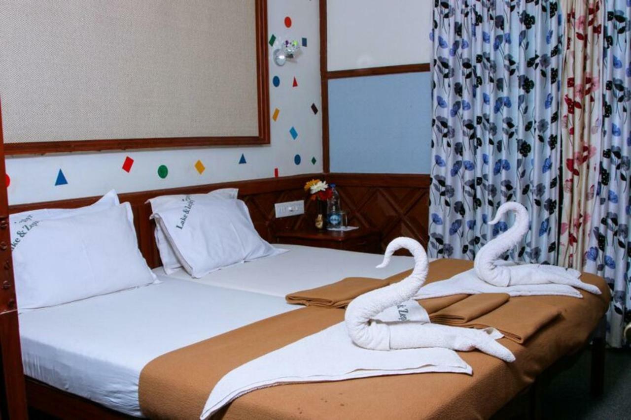 Cosy Premium Houseboats Hotell Alappuzha Eksteriør bilde